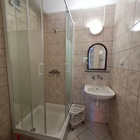 Casa de hóspedes Goscinne Lenaili *